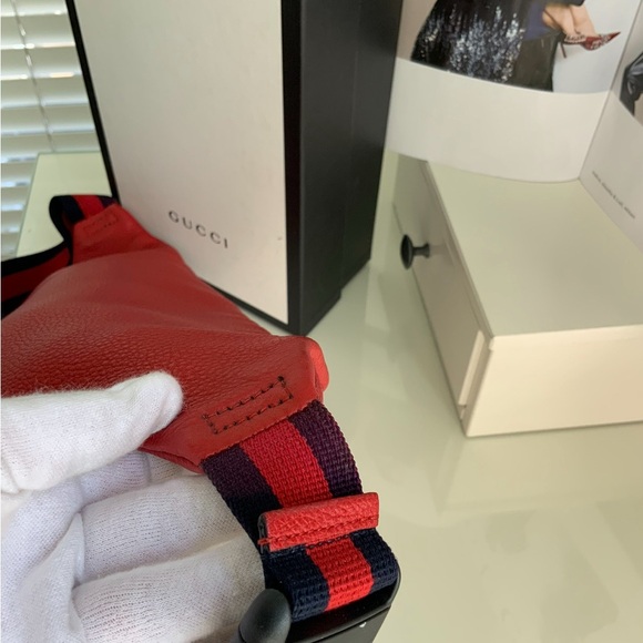 Gucci Red Logo Belt Bag - Picture 7 of 8